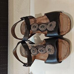 Natural Soul Elegant Black Wedge Sandals - 9 1/2